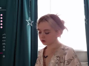 webcam girl small_blondee live cam image #5268626