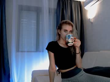 webcam girl amourvenenum live cam image #2911777