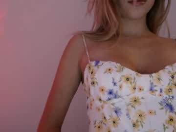 webcam girl bitter_moon live cam image #3666090