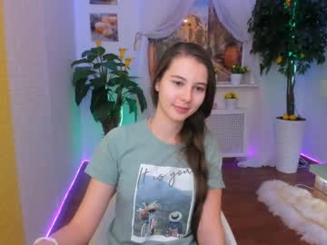 webcam girl carolineprise live cam image #681117