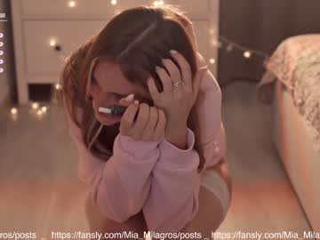 webcam girl mia_milagros live cam image #2660857