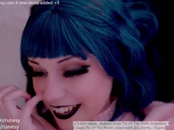 webcam girl runesy live cam image #5338076