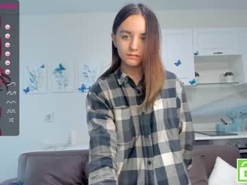 webcam girl karalyons live cam image #4980110