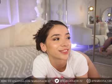 webcam girl mariannacruzz live cam image #4870367