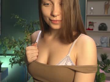webcam girl ella_knockers_xl live cam image #1579682