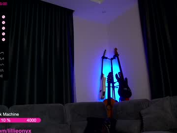 webcam girl lillieonyx live cam image #1166475
