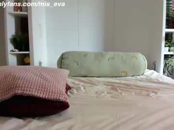 webcam girl mis_eva live cam image #2470329