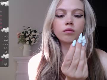 webcam girl small_blondee live cam image #2635198
