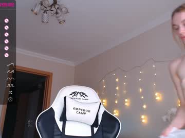 webcam girl alice_lady2020 live cam image #5448529