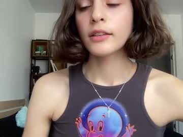webcam girl wonderland_stia live cam image #5498304