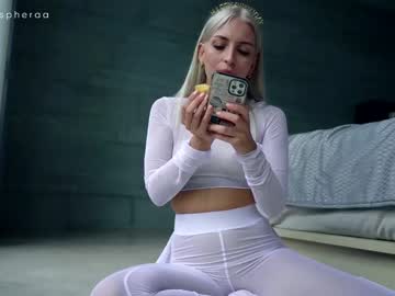 webcam girl artmosphera live cam image #4001110