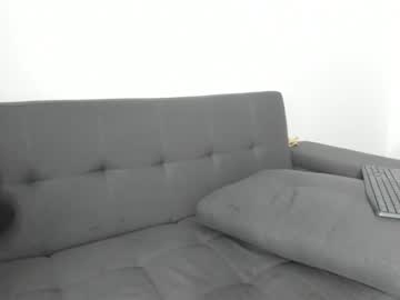 webcam girl abigail_w live cam image #6153429