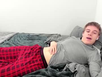webcam man collegeboiaz live cam image #6084030