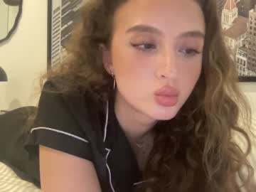 webcam girl pagieeeday live cam image #6047856