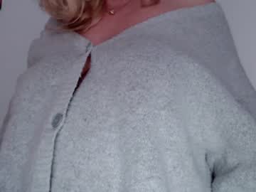 webcam girl kiradivine live cam image #1746750