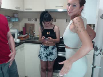 webcam couple maya_and_guests live cam image #4723815
