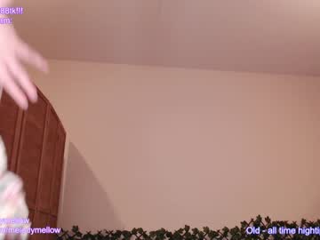 webcam girl in_tune live cam image #4757649