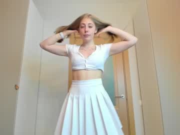 webcam girl _strawbeerry_ live cam image #4405292
