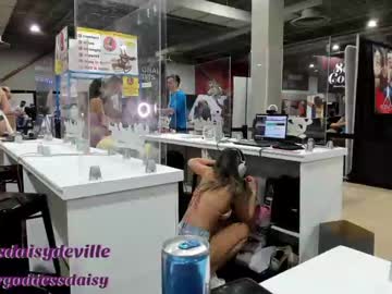 webcam girl daisydeville live cam image #2284851