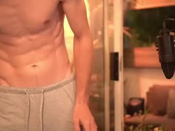 webcam man charlieonline live cam image #643611