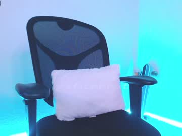 webcam girl petitebrat live cam image #60848