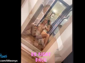 webcam girl lillieonyx live cam image #923396