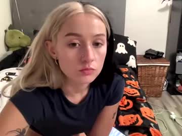 webcam girl charlybarbie live cam image #5998070