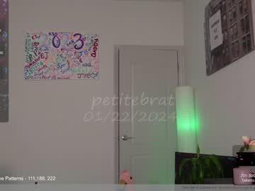 webcam girl petitebrat live cam image #6233484
