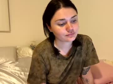 webcam girl cassidyyqueen live cam image #4530808