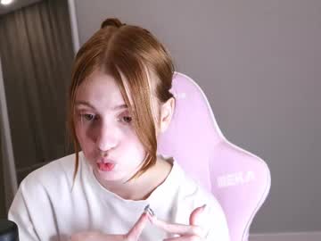 webcam girl edahawks live cam image #7057885