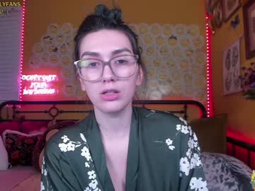 webcam girl daydreamur_gurl live cam image #1068115