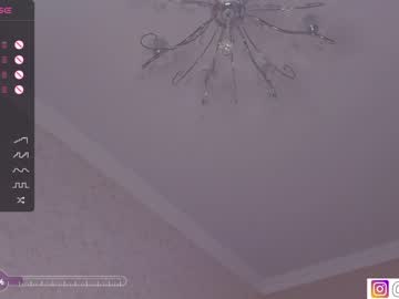 webcam girl bzzzme live cam image #5819221