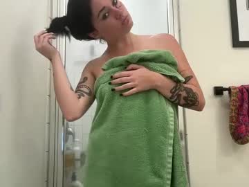 webcam girl queencassidyy live cam image #6900960