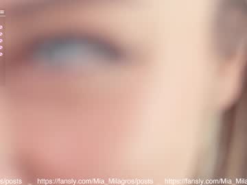 webcam girl mia_milagros live cam image #2424492