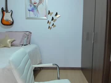 webcam girl isabelhills live cam image #1152260