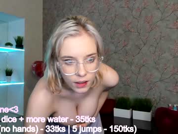 webcam girl joyce_coy live cam image #3810673