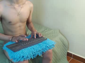 webcam man harrytwink18 live cam image #6208898