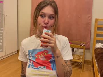 webcam girl yourlovelyshow live cam image #4349036