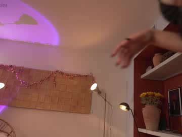 webcam girl chillwithkira live cam image #2773320