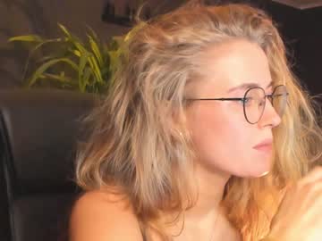 webcam girl linellali live cam image #2887126