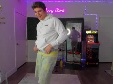 webcam man thejohnnystone live cam image #2582055