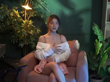 webcam girl yours_lola live cam image #1386729