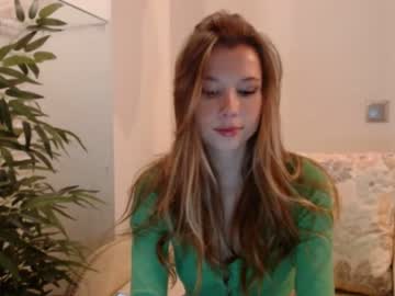 webcam girl bitter_moon live cam image #1201750