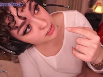 webcam girl evelynpiers live cam image #3291512