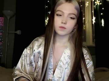 webcam girl small_blondee live cam image #5732108