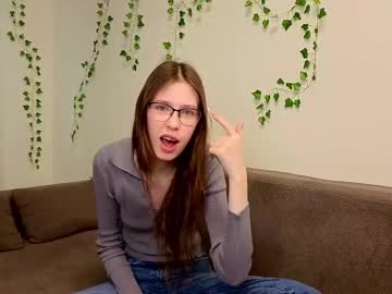 webcam girl lorettaeells live cam image #7115380