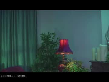 webcam girl lucieoude_ live cam image #3413631