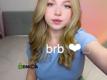 webcam girl small_blondee live cam image #4781961