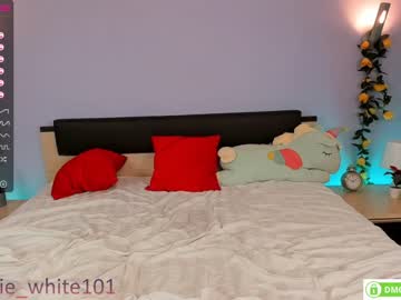 webcam girl foxhilary live cam image #1967246