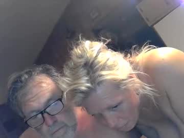 webcam couple luckyblondecouple live cam image #7053064